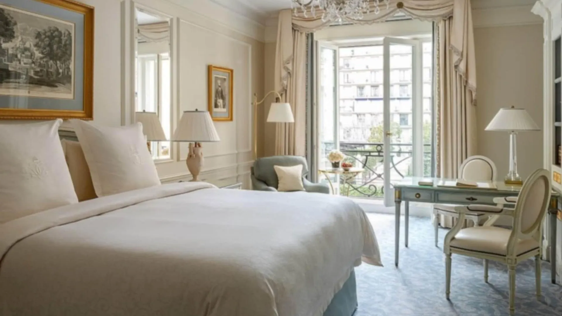 Four Seasons George V 5* פריז