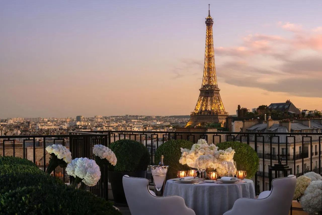 Four Seasons George V מלון 5*