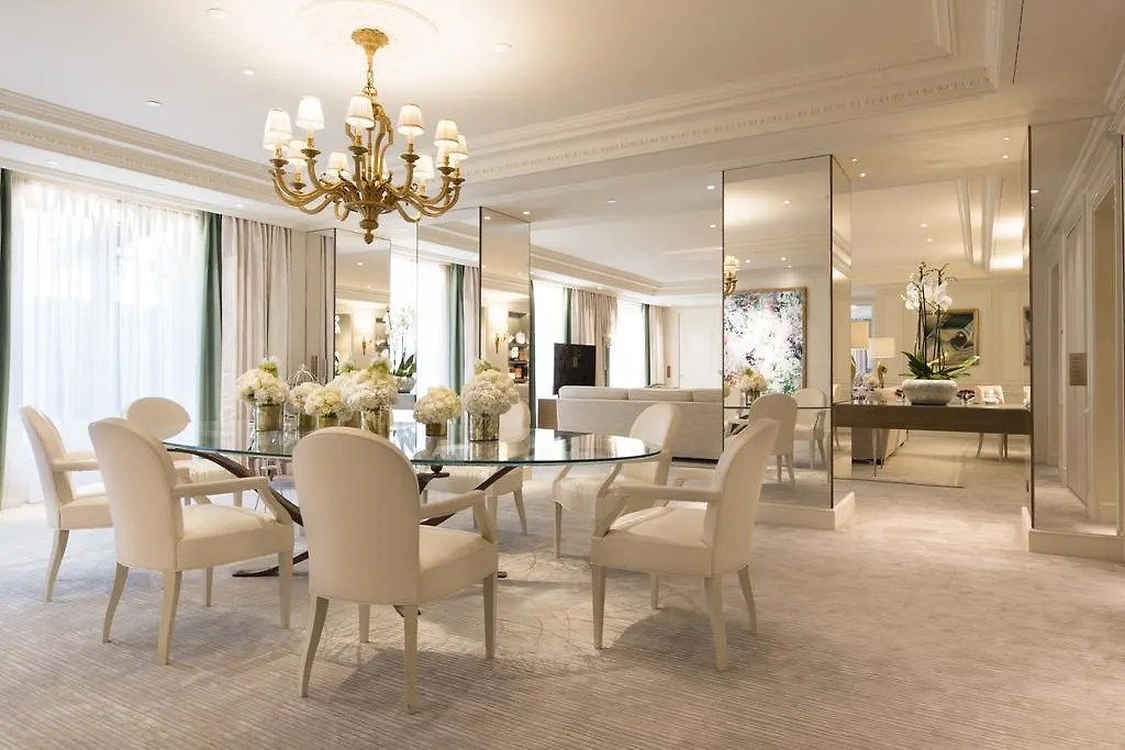 מלון Four Seasons George V פריז
