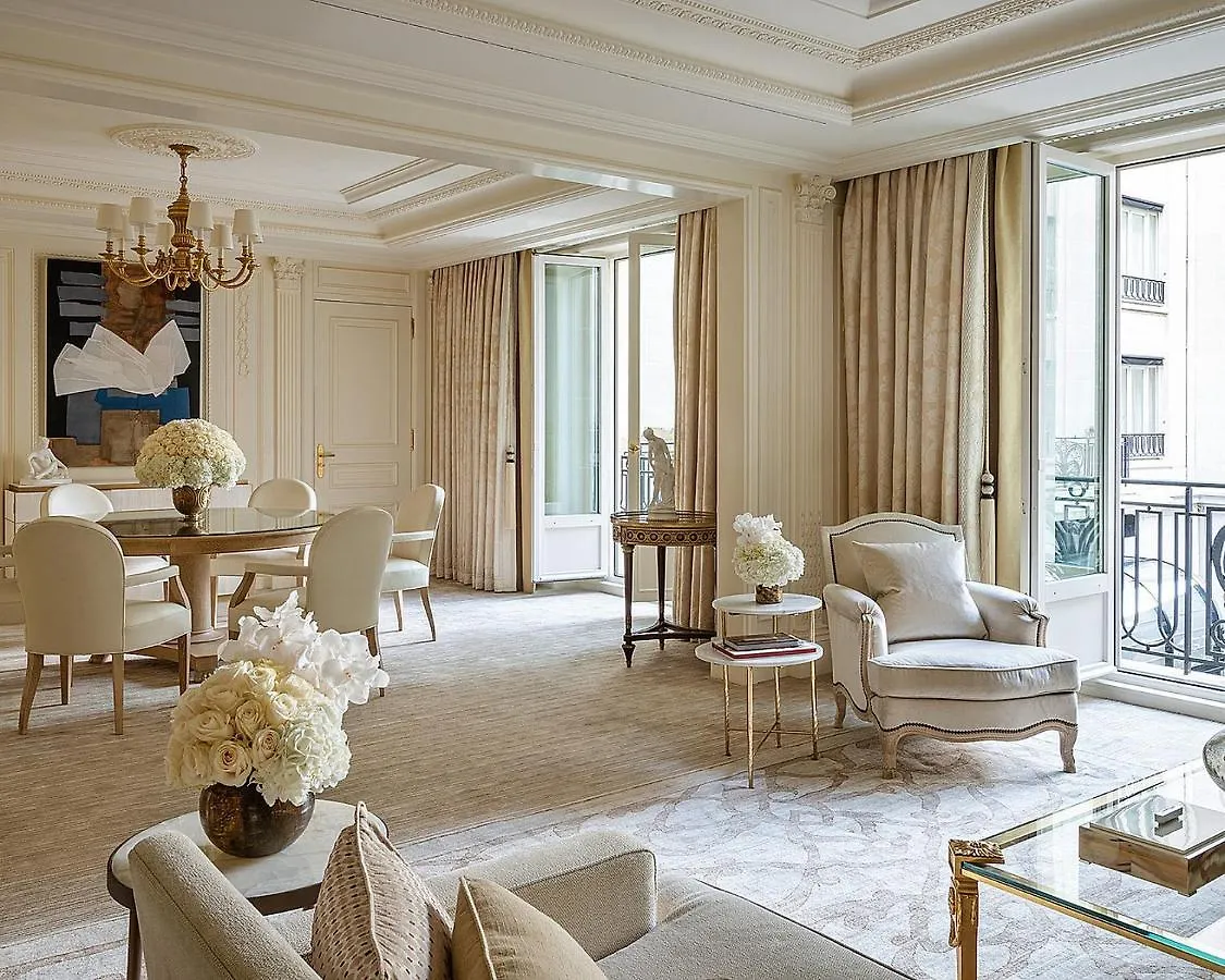 Four Seasons George V 5* פריז