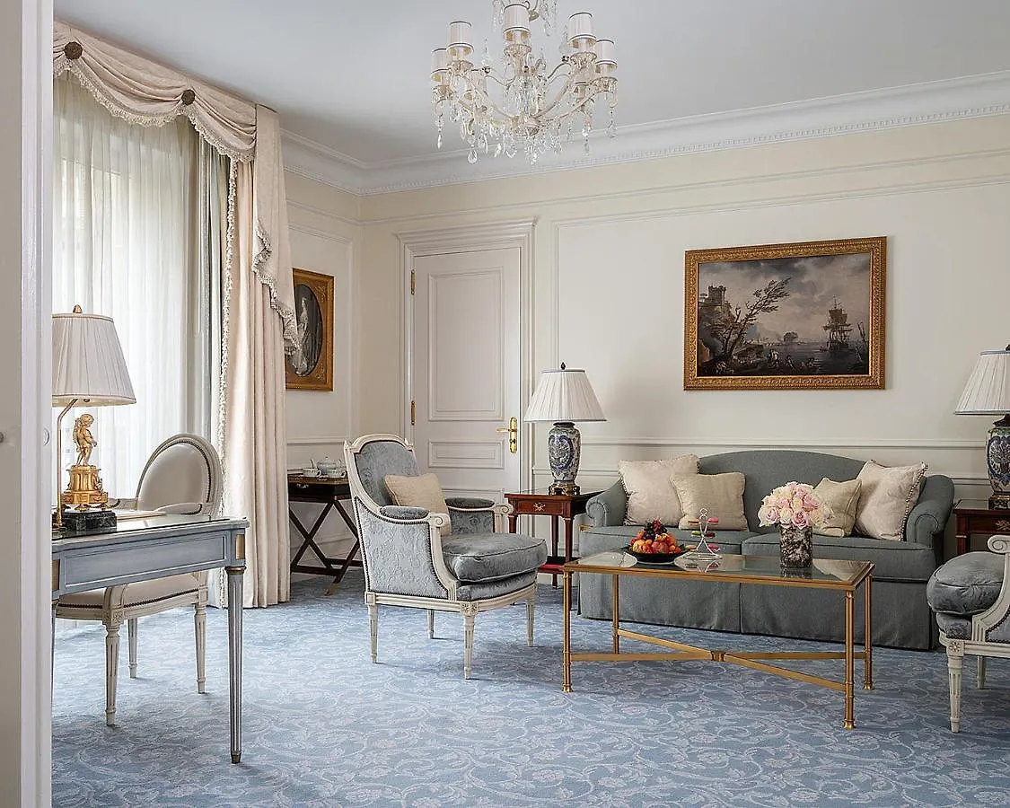 Four Seasons George V 5*